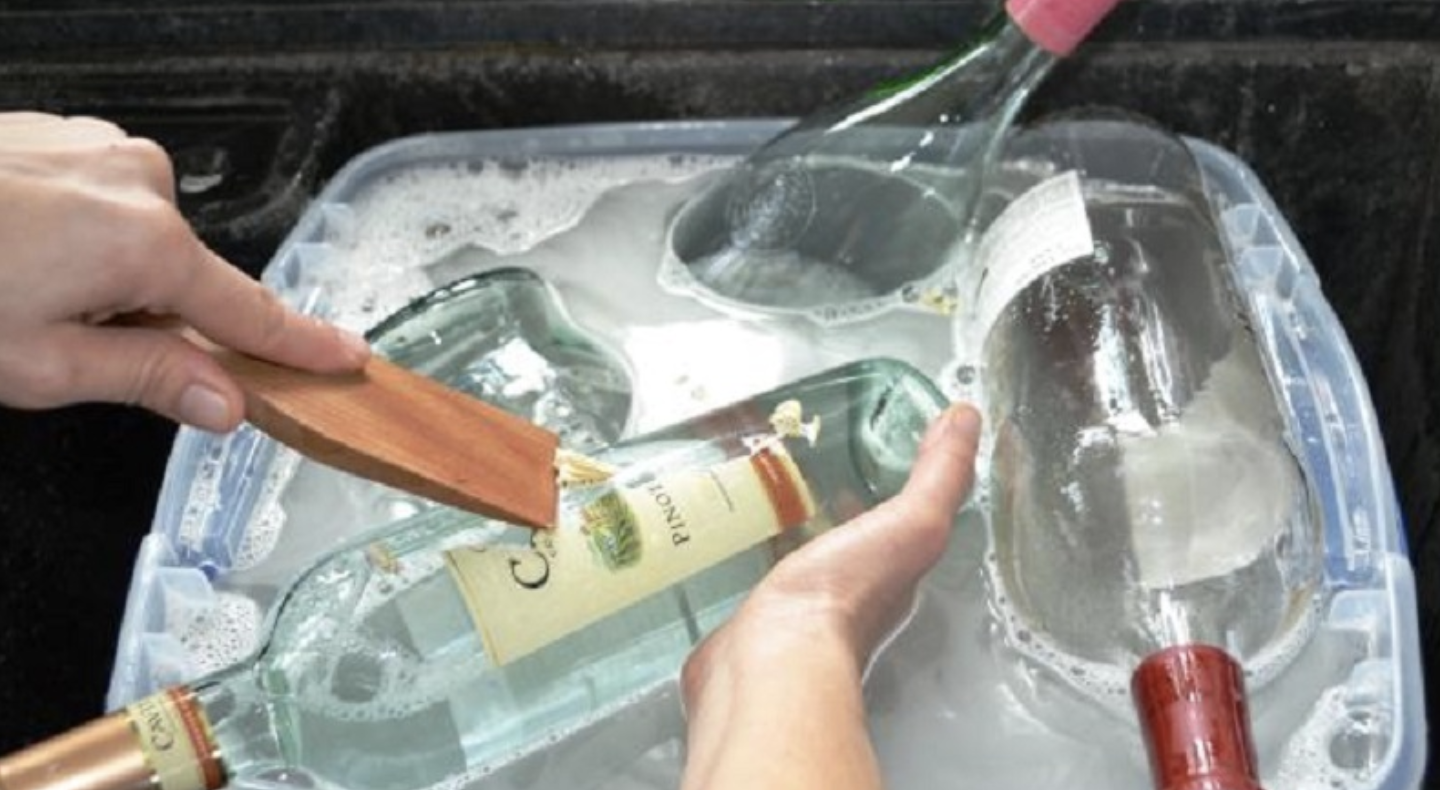 Plutôt que de jeter vos vieilles bouteilles en verre, voici 11 façons de les réutiliser dans la maison